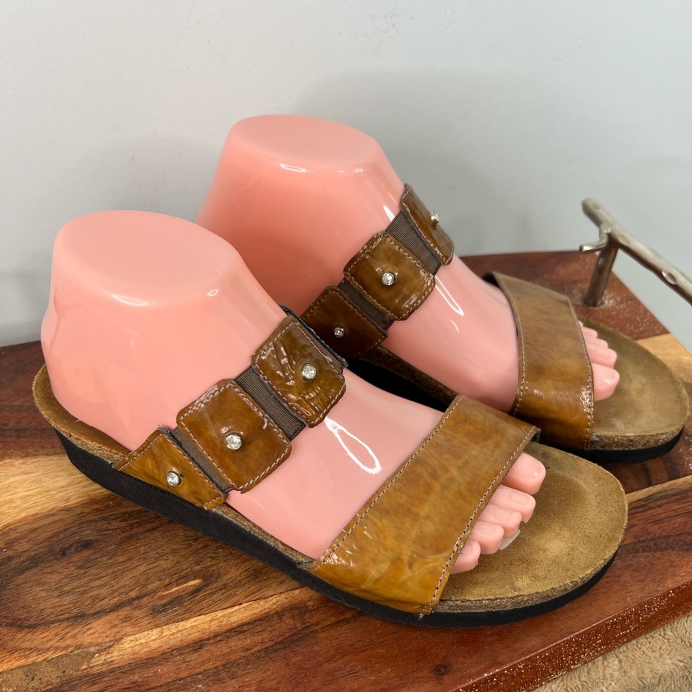 Naot Brown Leather Comfort Sandals Women’s Stud Accents US 9 EU 40 - Picture 3 of 8